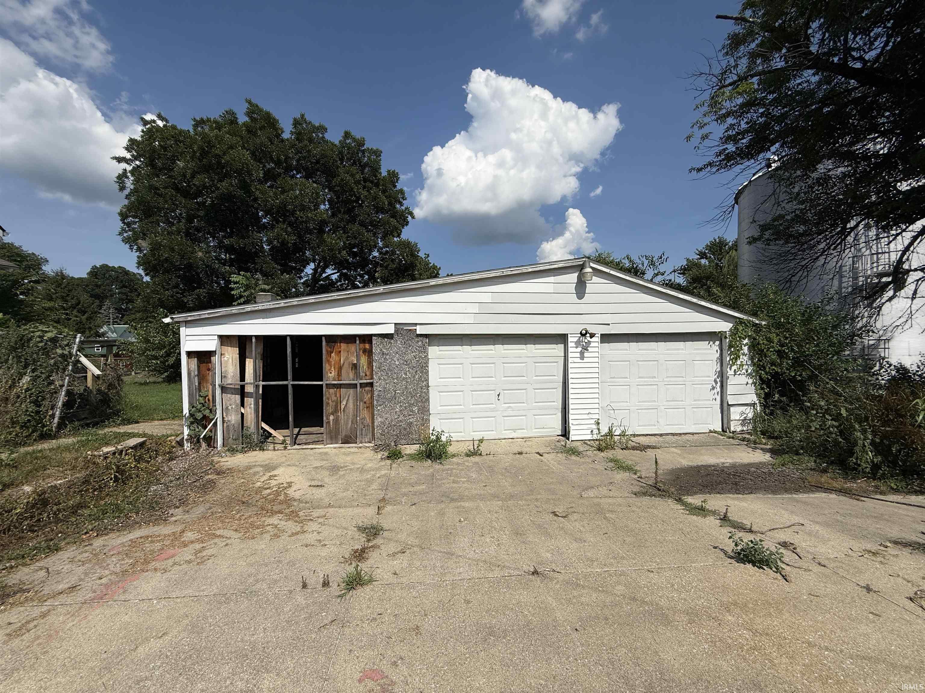 Property Photo: 415 S Mill Street IN 47665-9297
