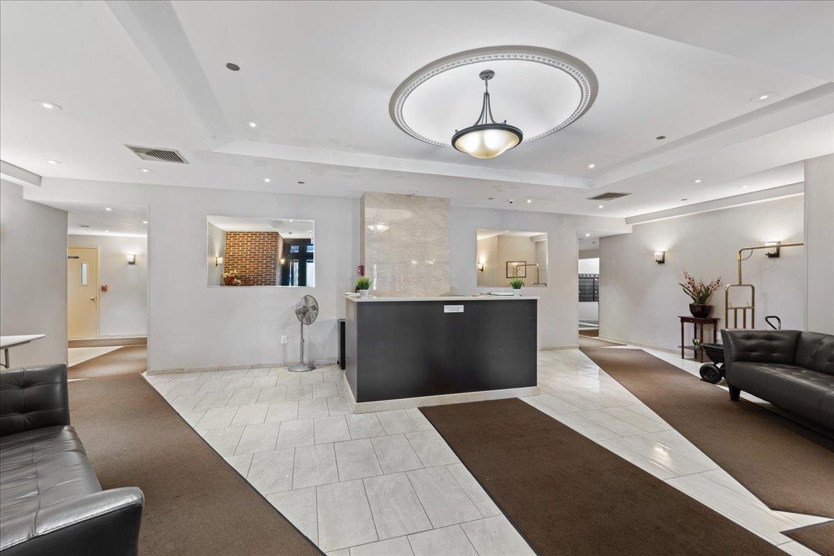Property Photo:  23 Water Grant St 7P  NY 10701 