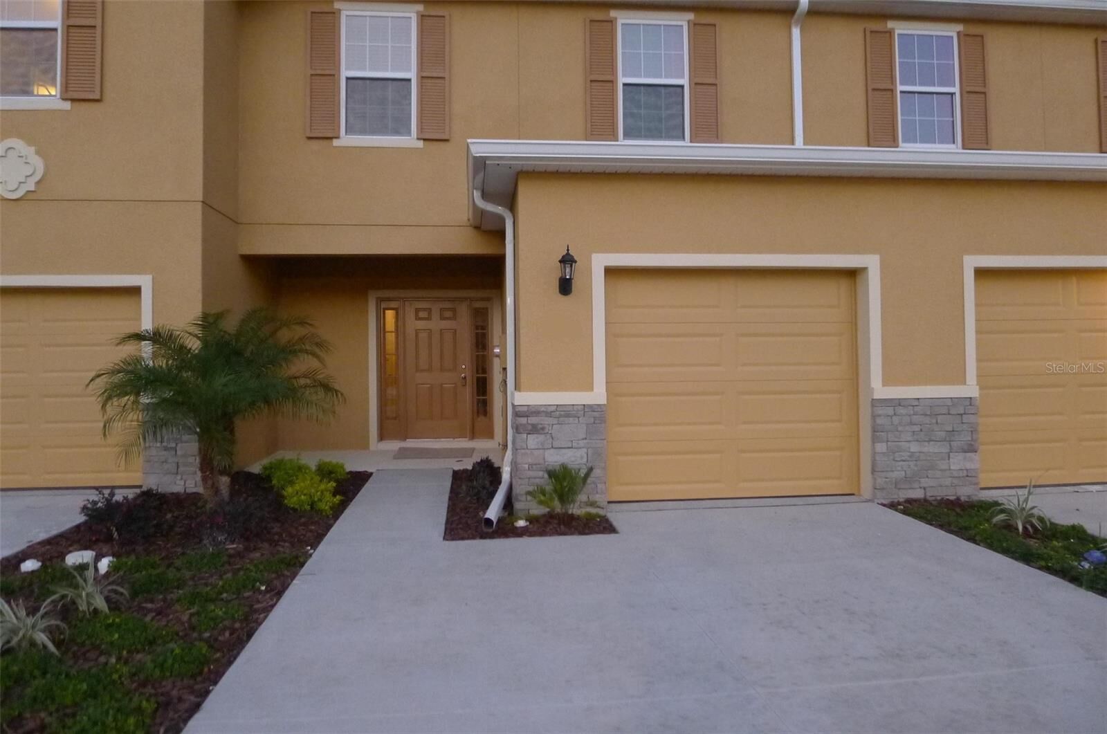 Property Photo:  13909 River Willow Place  FL 33637 