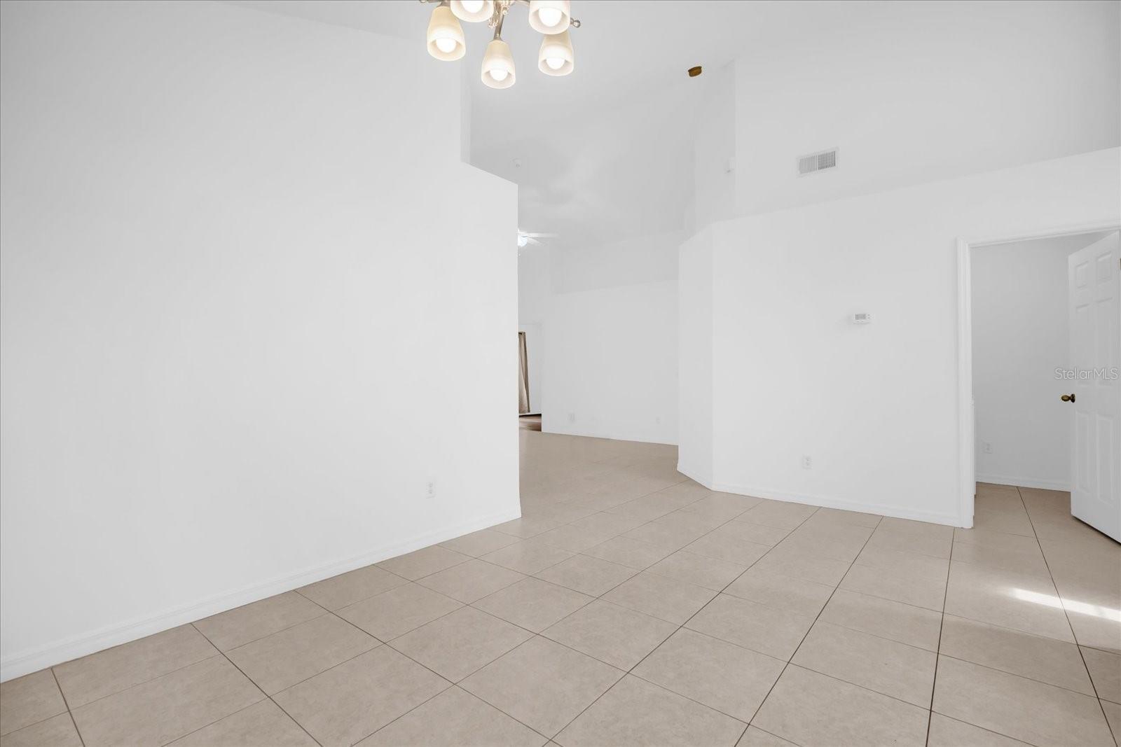 Property Photo: 913 Emerald Green Court FL 34746
