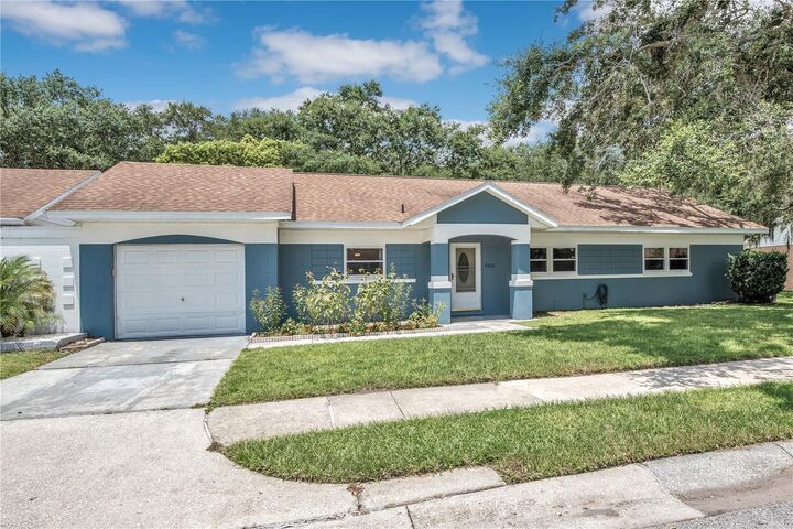 Property Photo: 8666 Wichita Place FL 32827