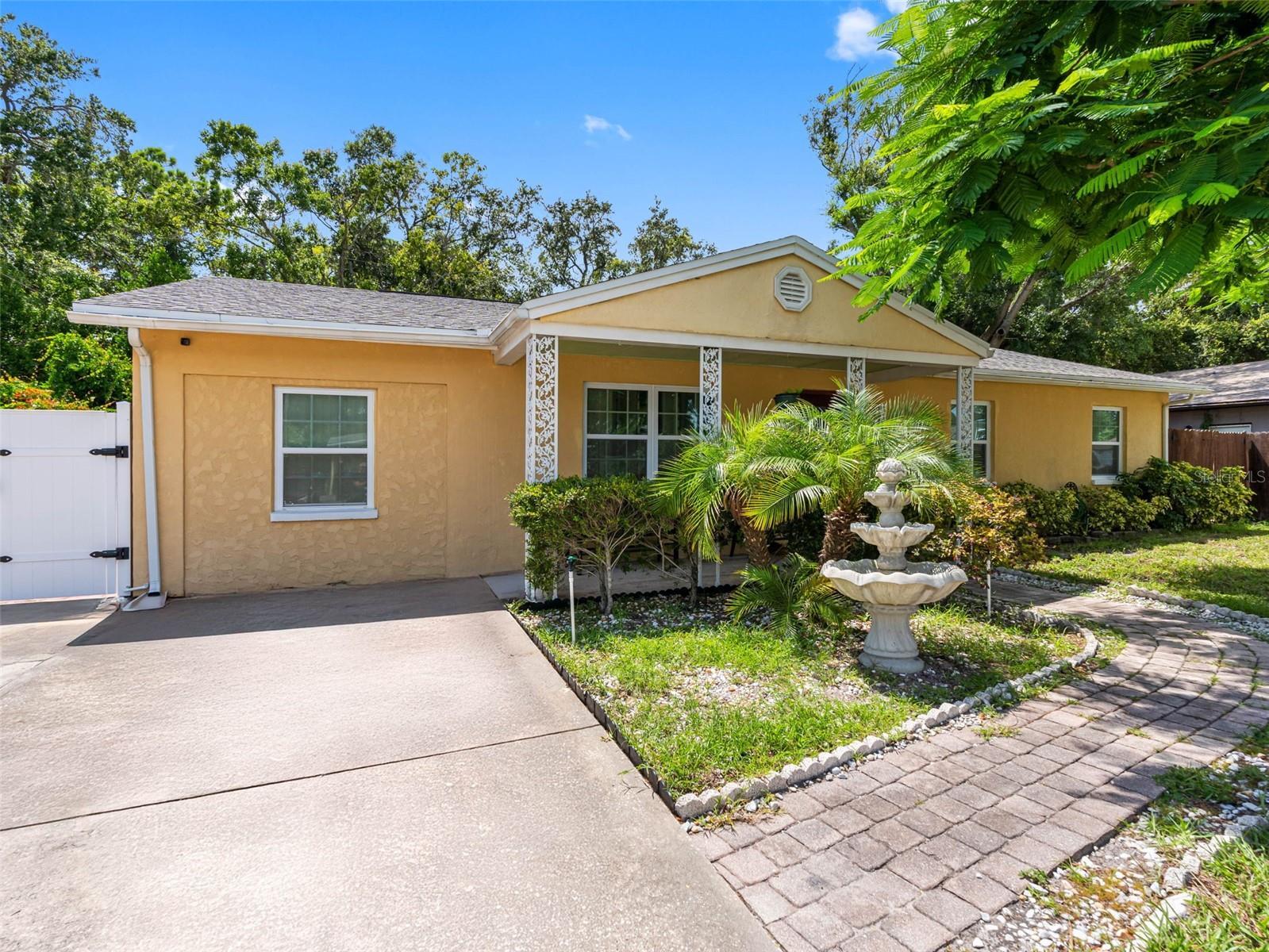 Property Photo:  6416 Santa Monica Drive  FL 33615 
