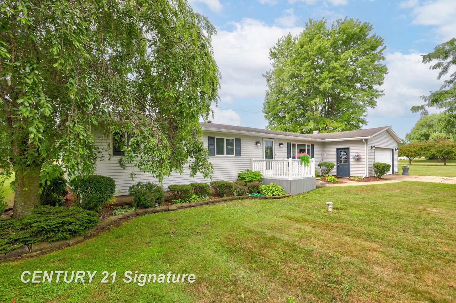 Property Photo: 13431 Peet Road MI 48649