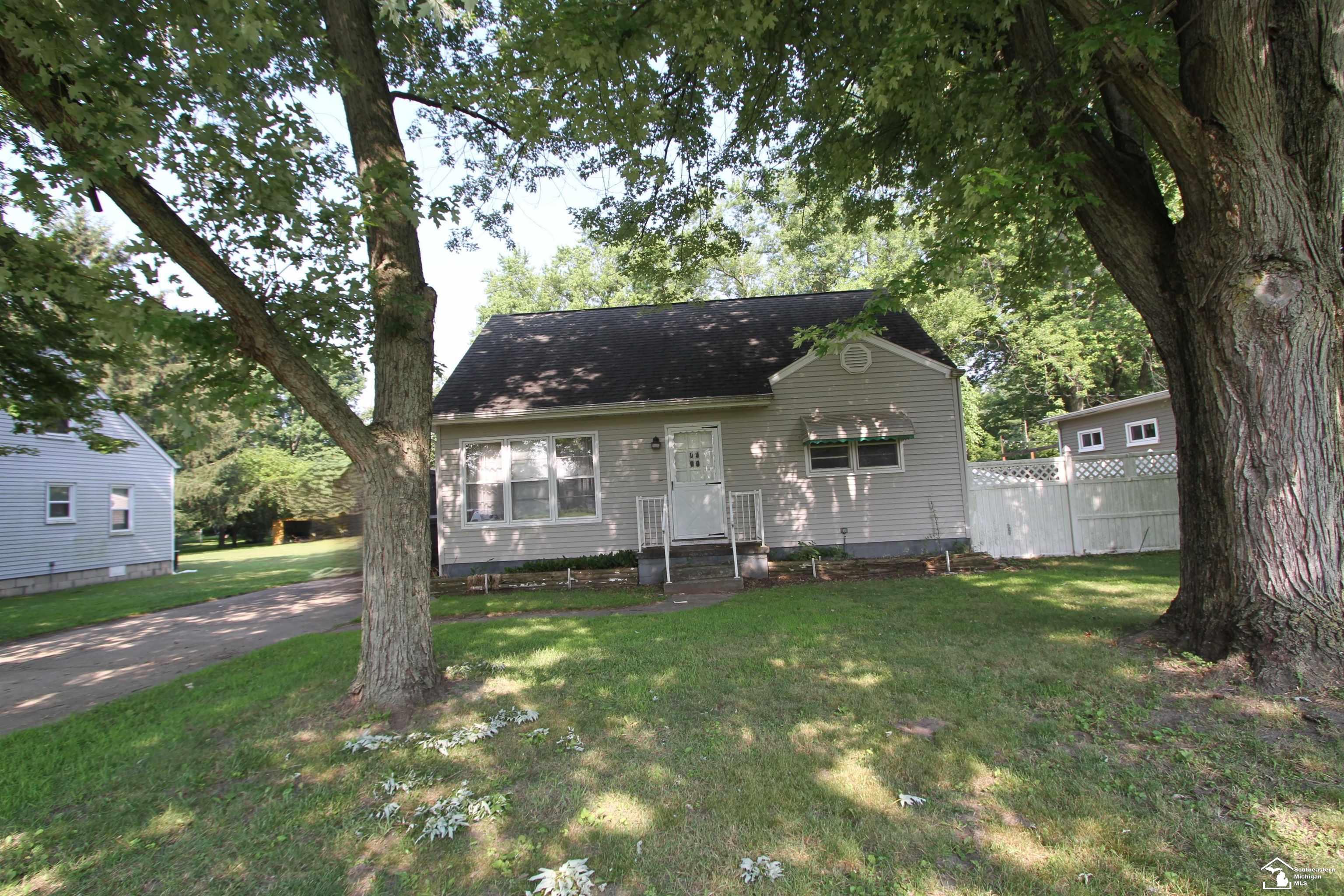 Property Photo: 15439 Keegan Road MI 48161