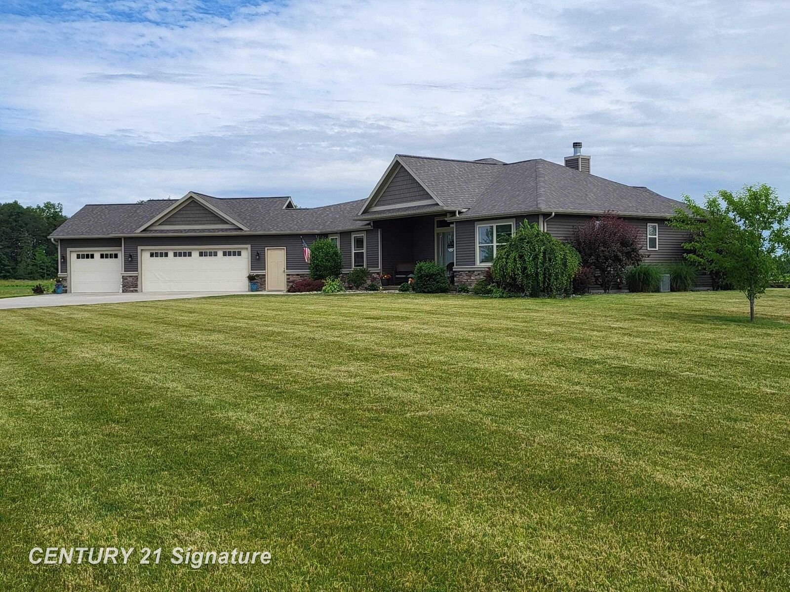 Property Photo:  10909 Sarle Rd. Road  MI 48623 