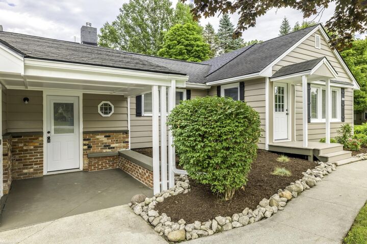Property Photo:  1830 Leland Road  MI 48074 