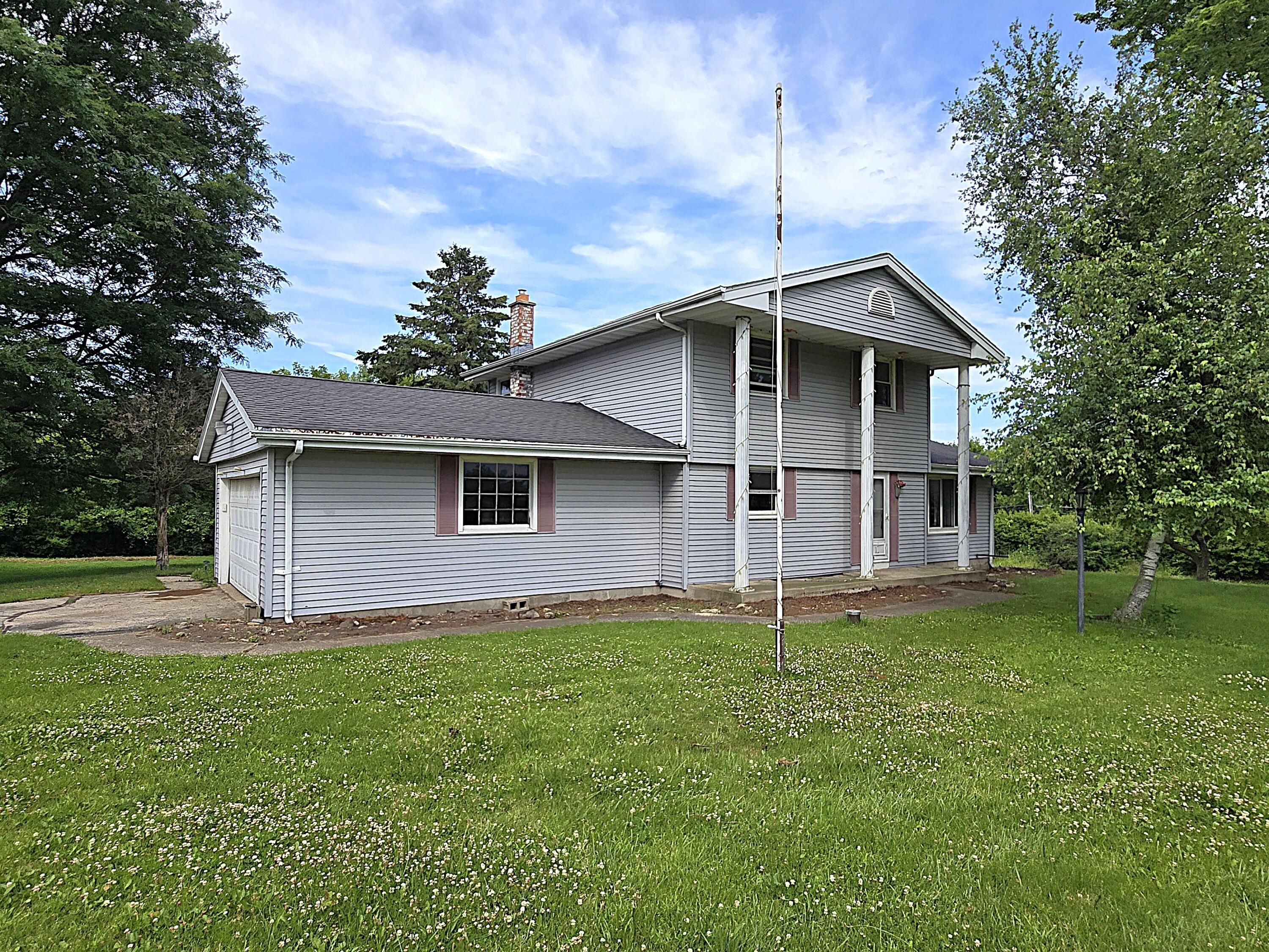 S41w26893 Oak Grove Ln  Waukesha WI 53189 photo