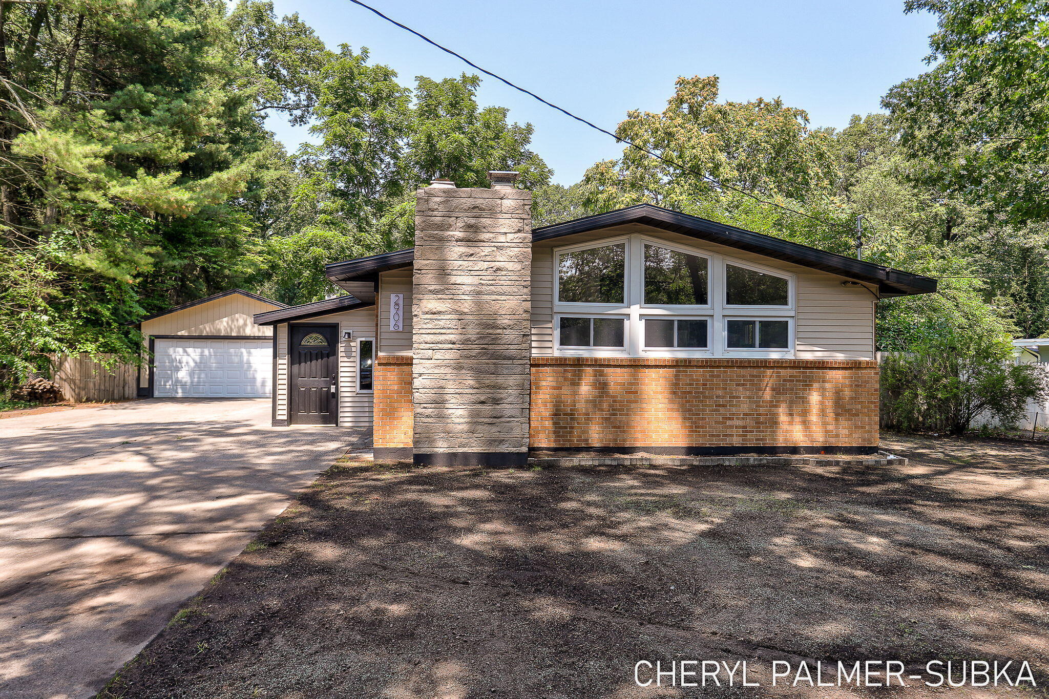 Property Photo: 2906 Riverview Avenue MI 49445