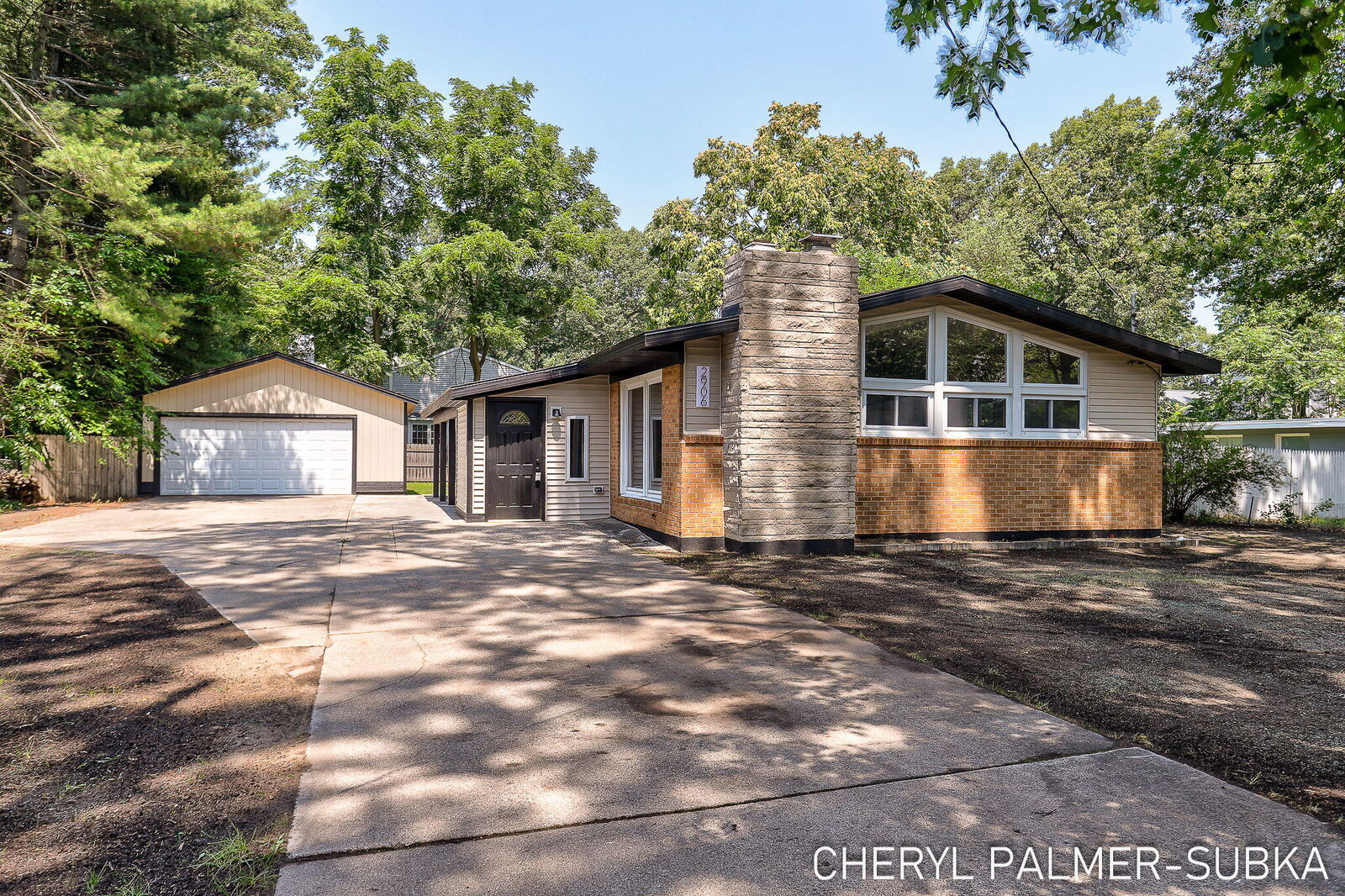 Property Photo: 2906 Riverview Avenue MI 49445