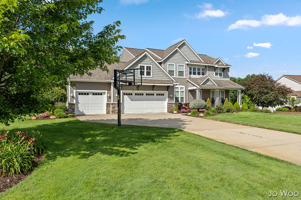 Property Photo: 5362 Settlers Grove Road NE MI 49306