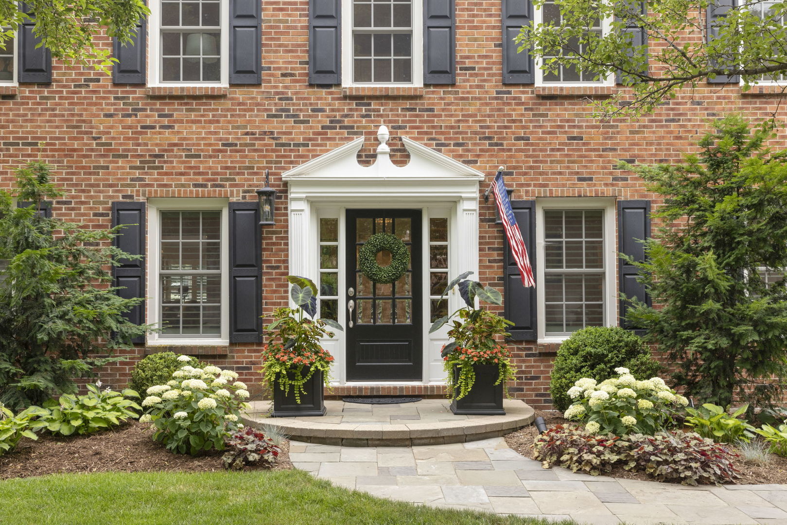 Property Photo: 1563 Abbotsford Drive IL 60563