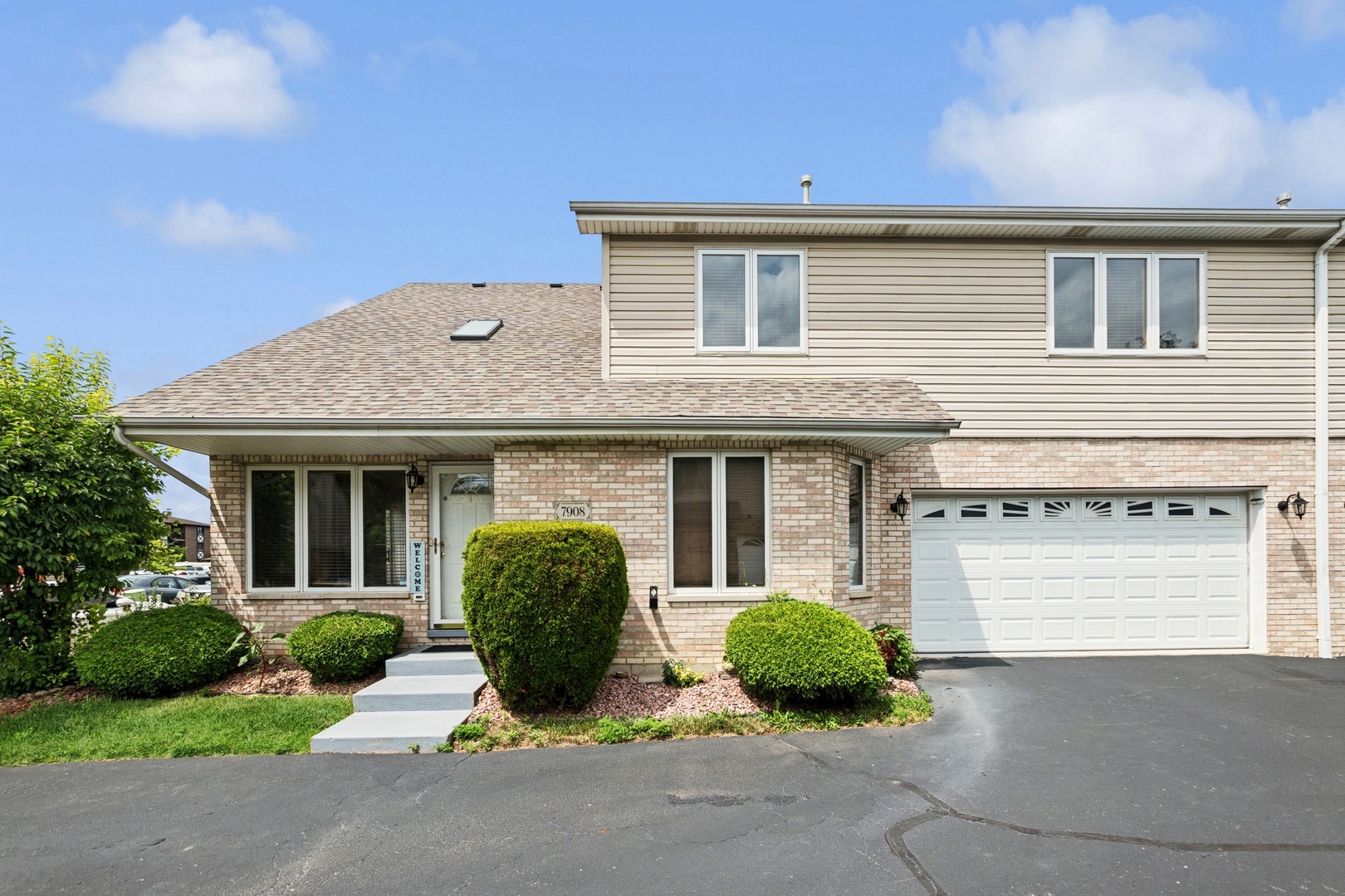 Property Photo:  7908 W Tameling Court  IL 60465 
