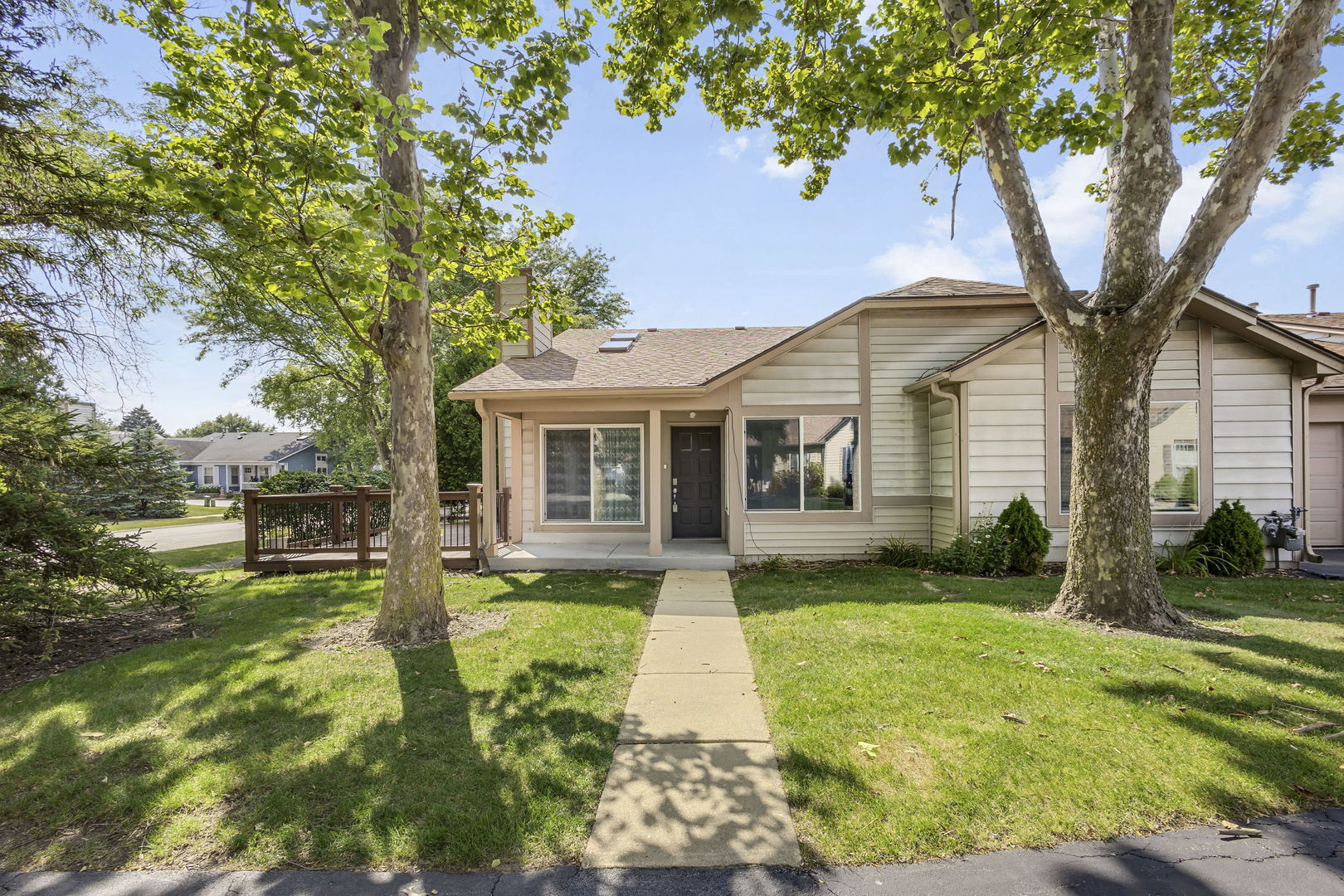Property Photo: 1817 Appaloosa Drive IL 60565