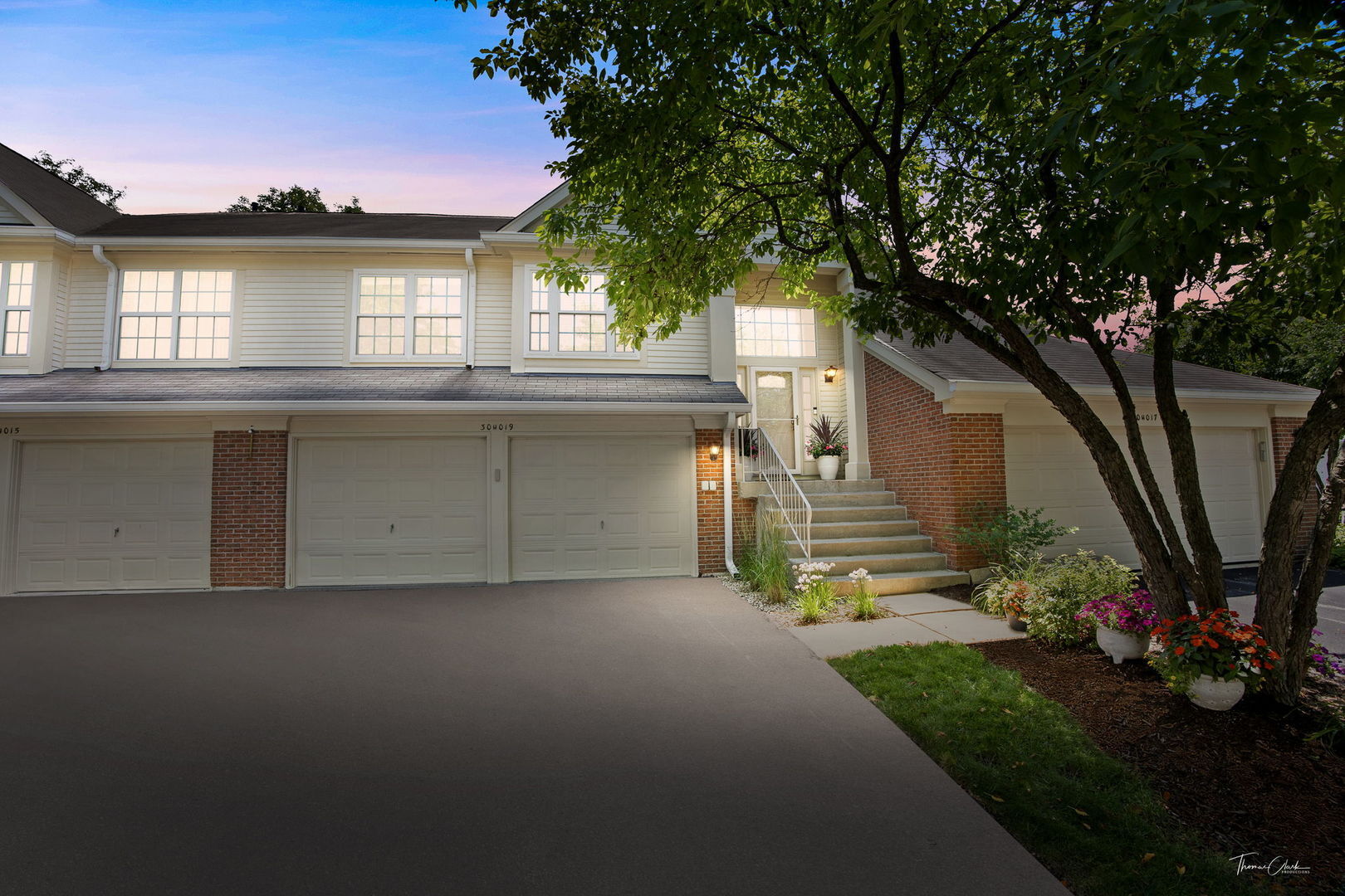 30W019 Plum Court  Warrenville IL 60555 photo