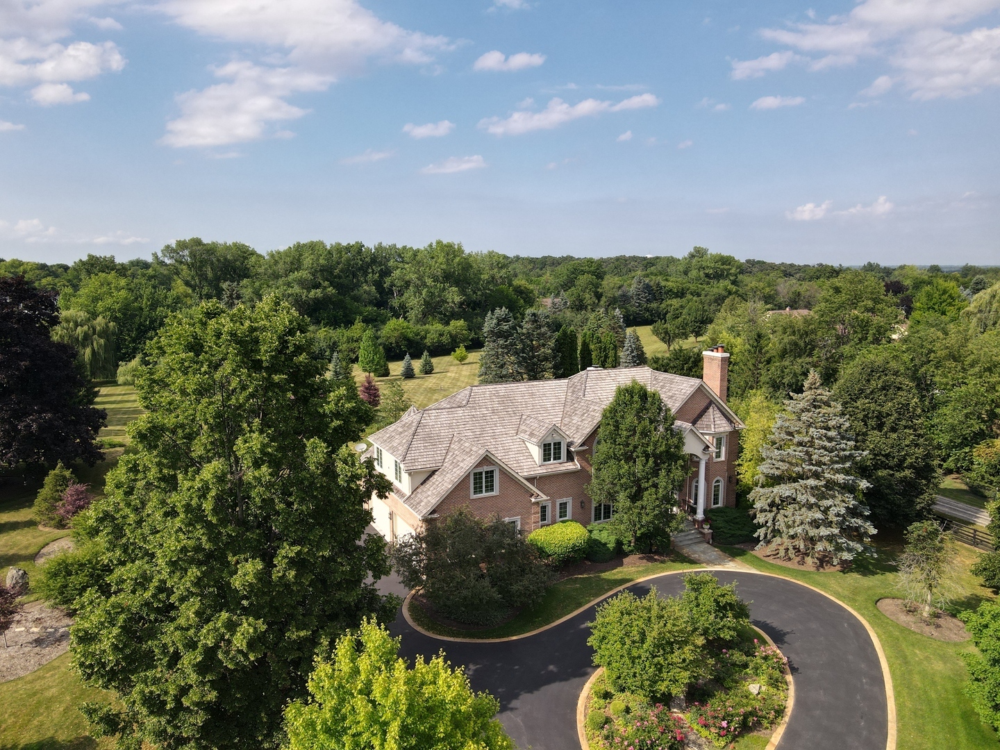 Property Photo: 590 Merri Oaks Road IL 60010