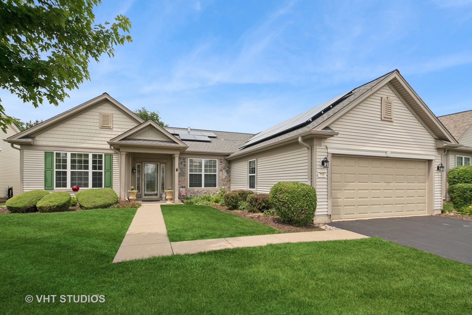 Property Photo: 319 Capital Drive IL 60404