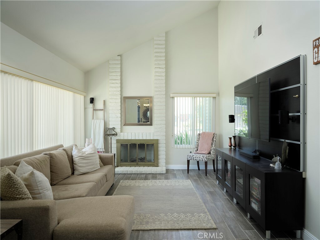 Property Photo:  402 Espalier Drive  CA 93455 