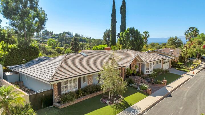 Property Photo:  4423 Portico Place  CA 91316 