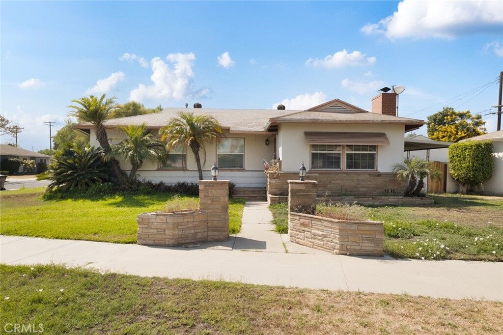 Property Photo: 6837 Boer Avenue CA 90606