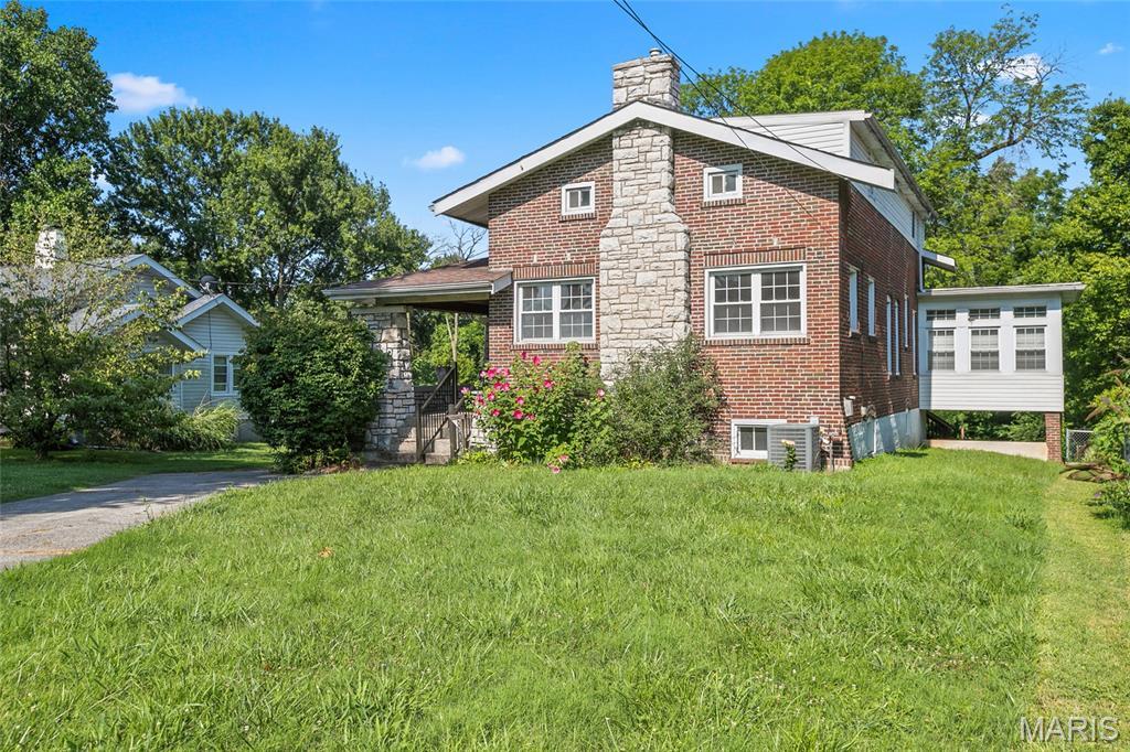 Property Photo: 2315 Gilrose Avenue MO 63114