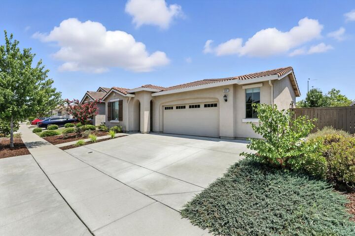 Property Photo:  1081 Makeway Street  CA 95747 