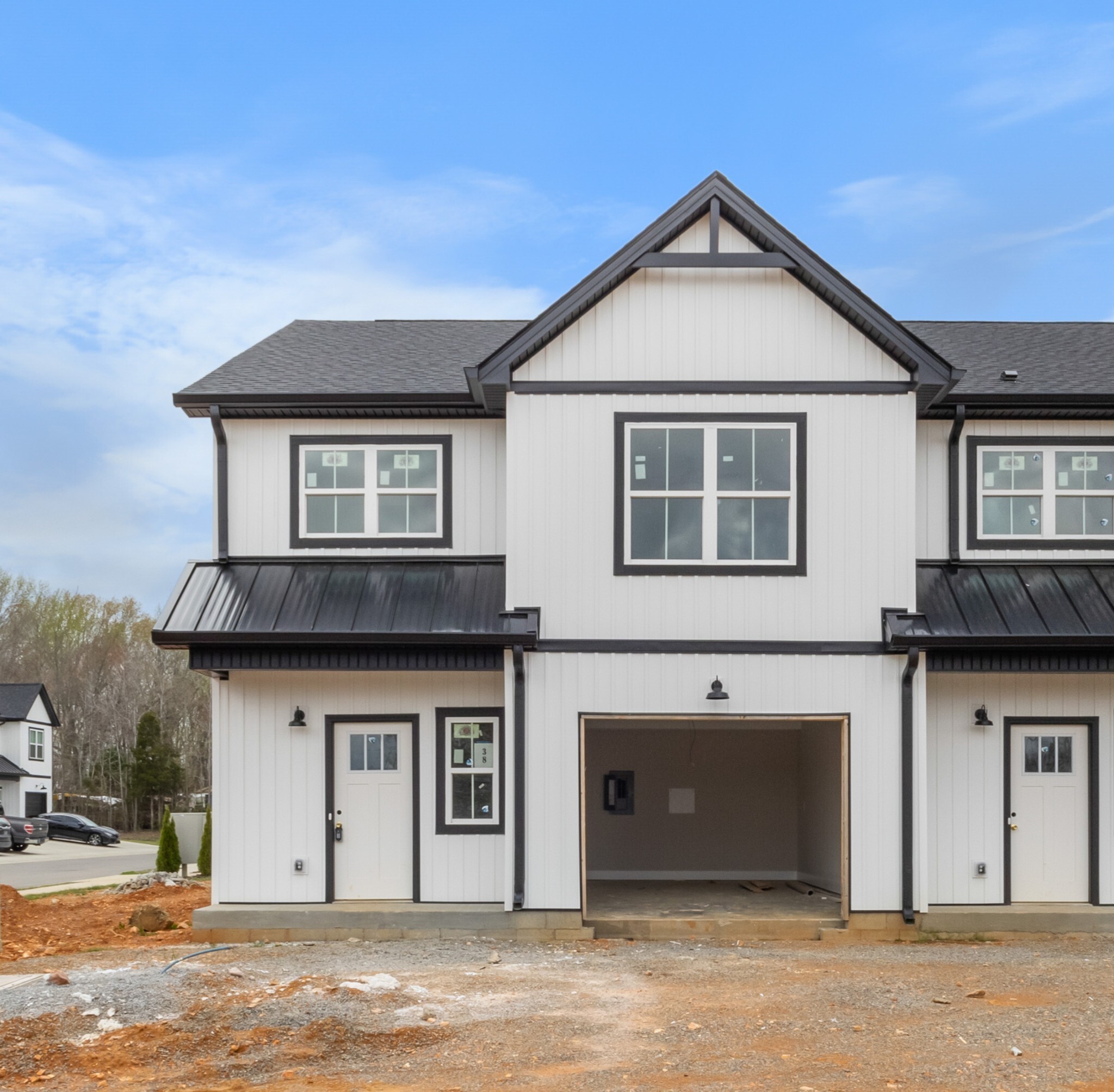 Property Photo: 166 Sango Dr Bldg 5 40 TN 37043
