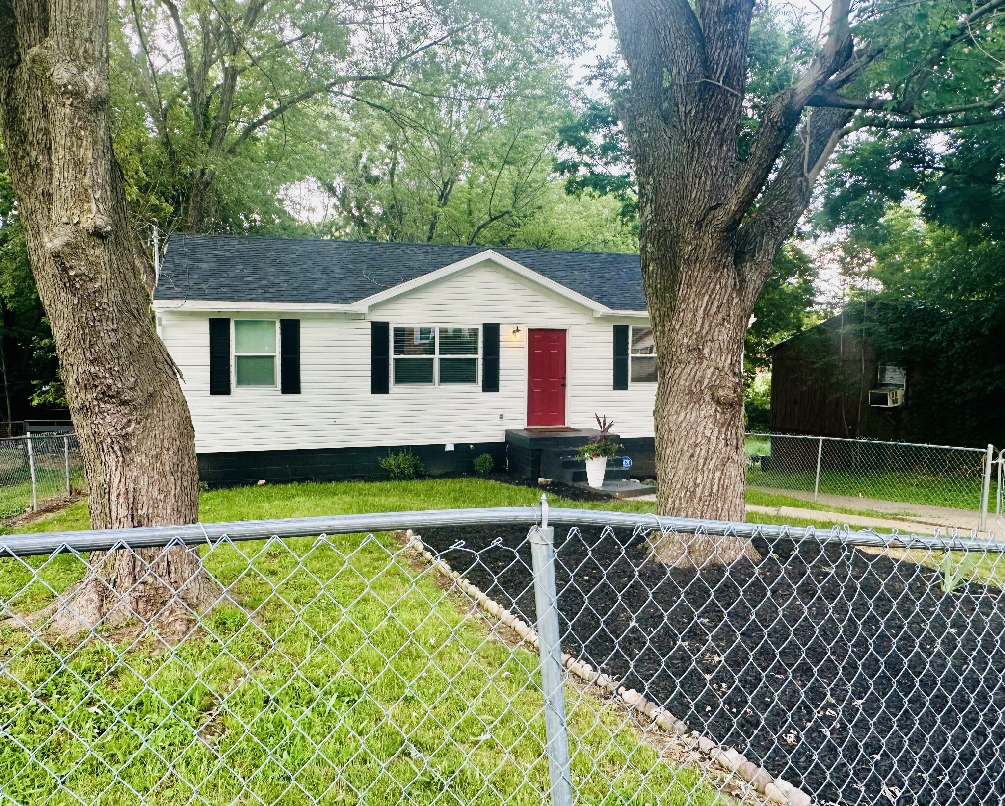Property Photo:  245 Raintree Dr  TN 37042 
