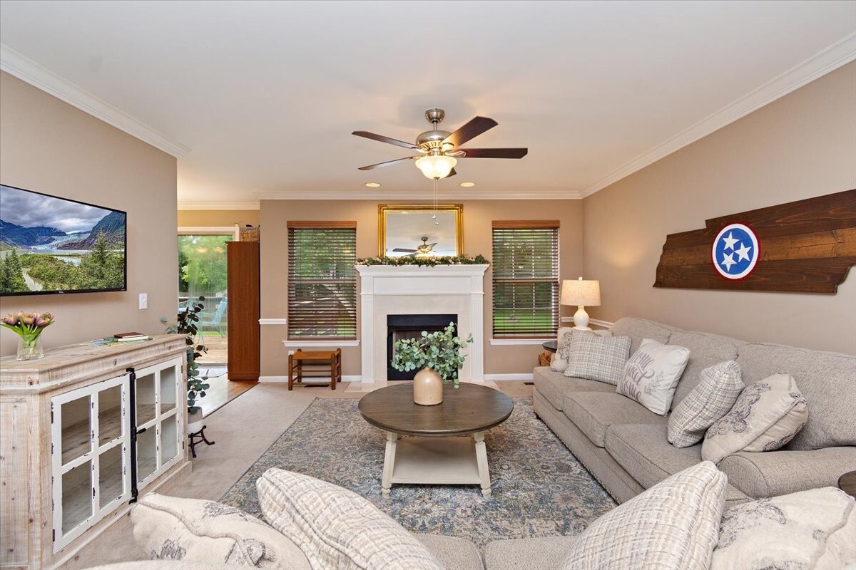 Property Photo: 1627 Jarratt Dr TN 37153