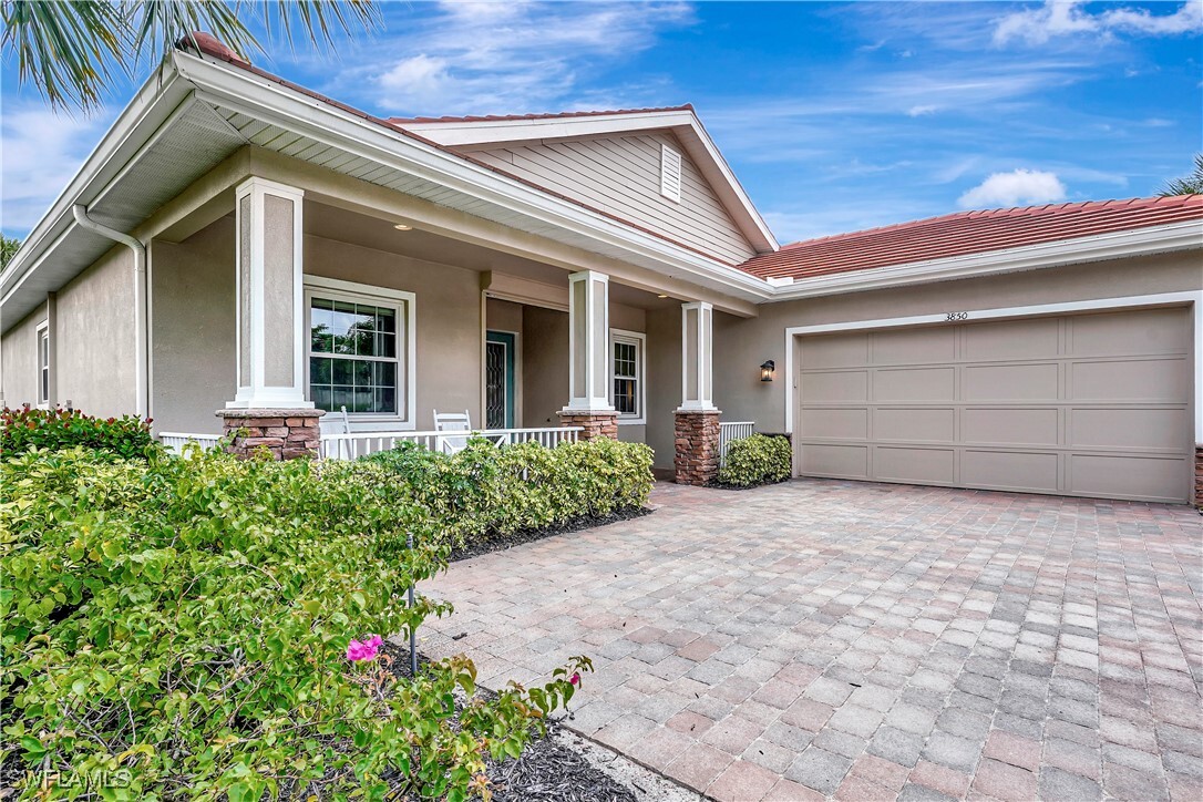 Property Photo:  3850 Otter Bend Circle  FL 33905 