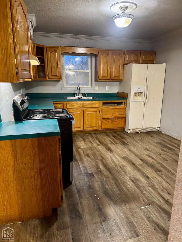 Property Photo:  215 Pine Street  AR 72401 