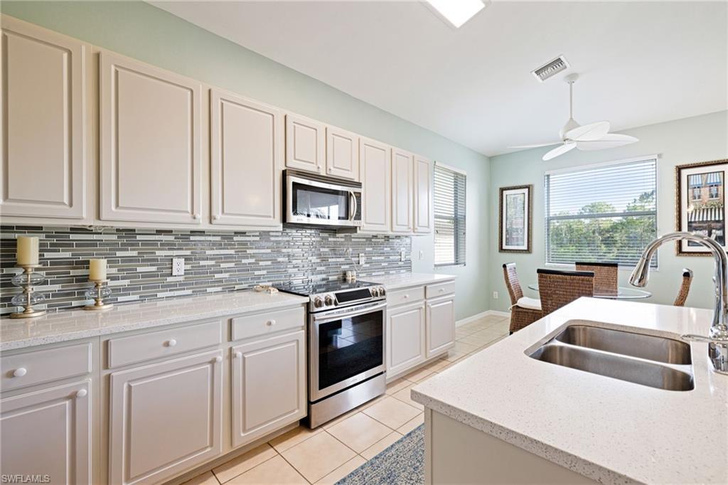 Property Photo:  9120 Spanish Moss Way 521  FL 34135 
