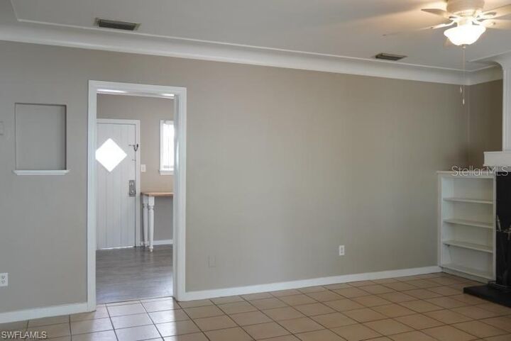 Property Photo: 1761 Siesta Dr FL 34239