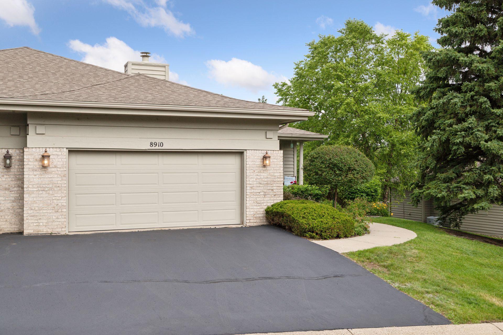 Property Photo: 8910 Hilloway Road MN 55347
