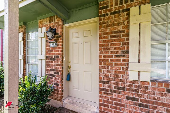 Property Photo:  1319 Norris Drive  LA 71111 