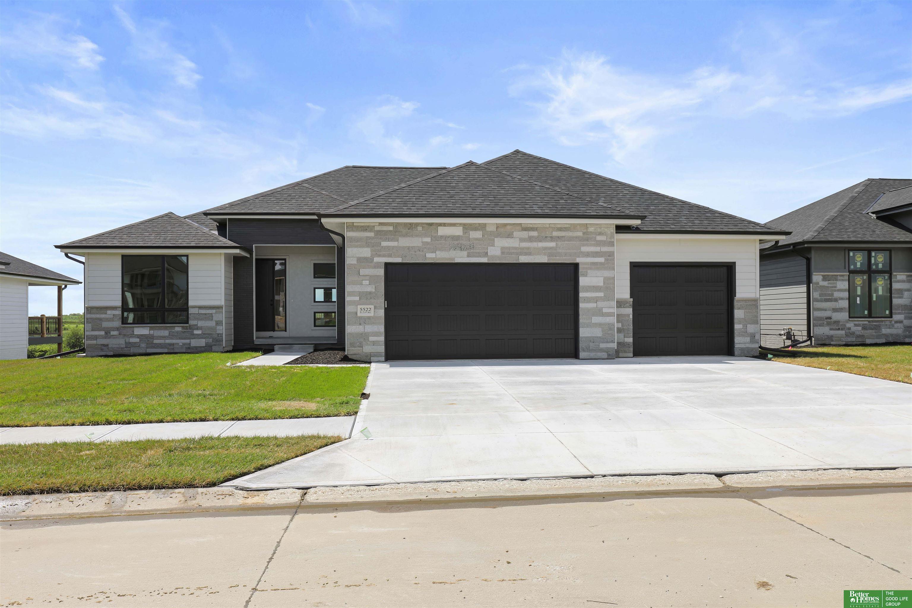 Property Photo: 5522 N 213 Avenue NE 68022