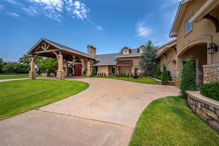 Property Photo: 1701 Woodhill Road OK 73025