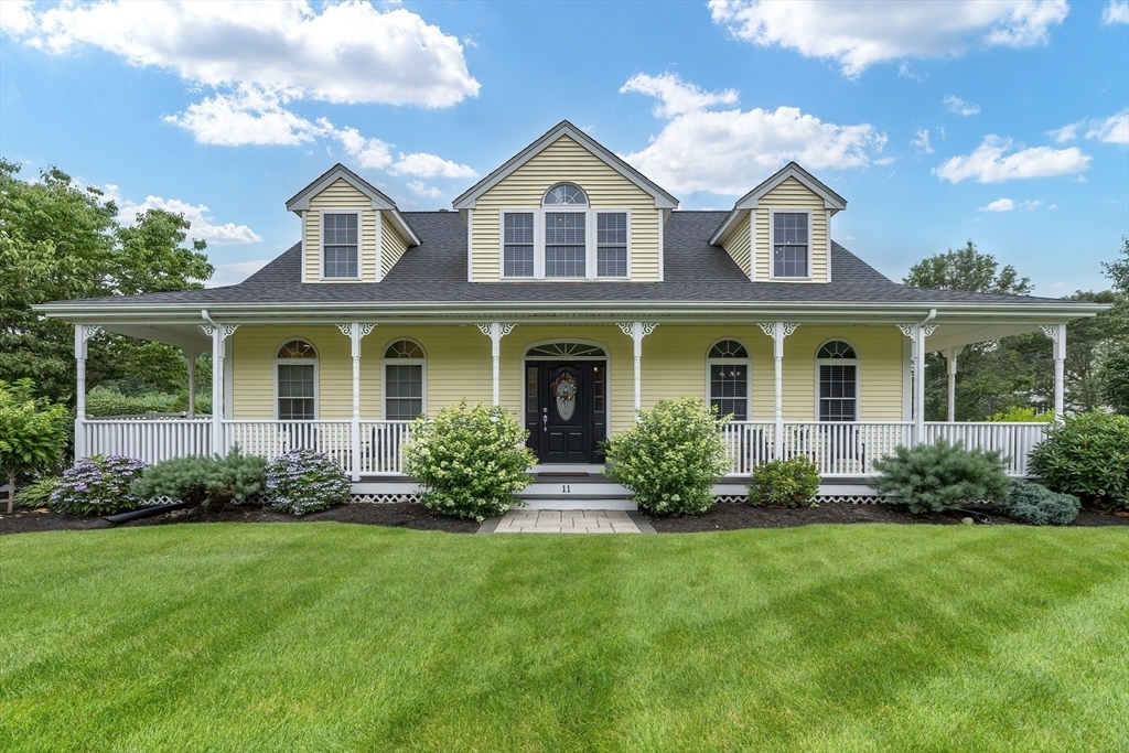 Property Photo:  11 Lowe Meadow Ln  MA 02760 