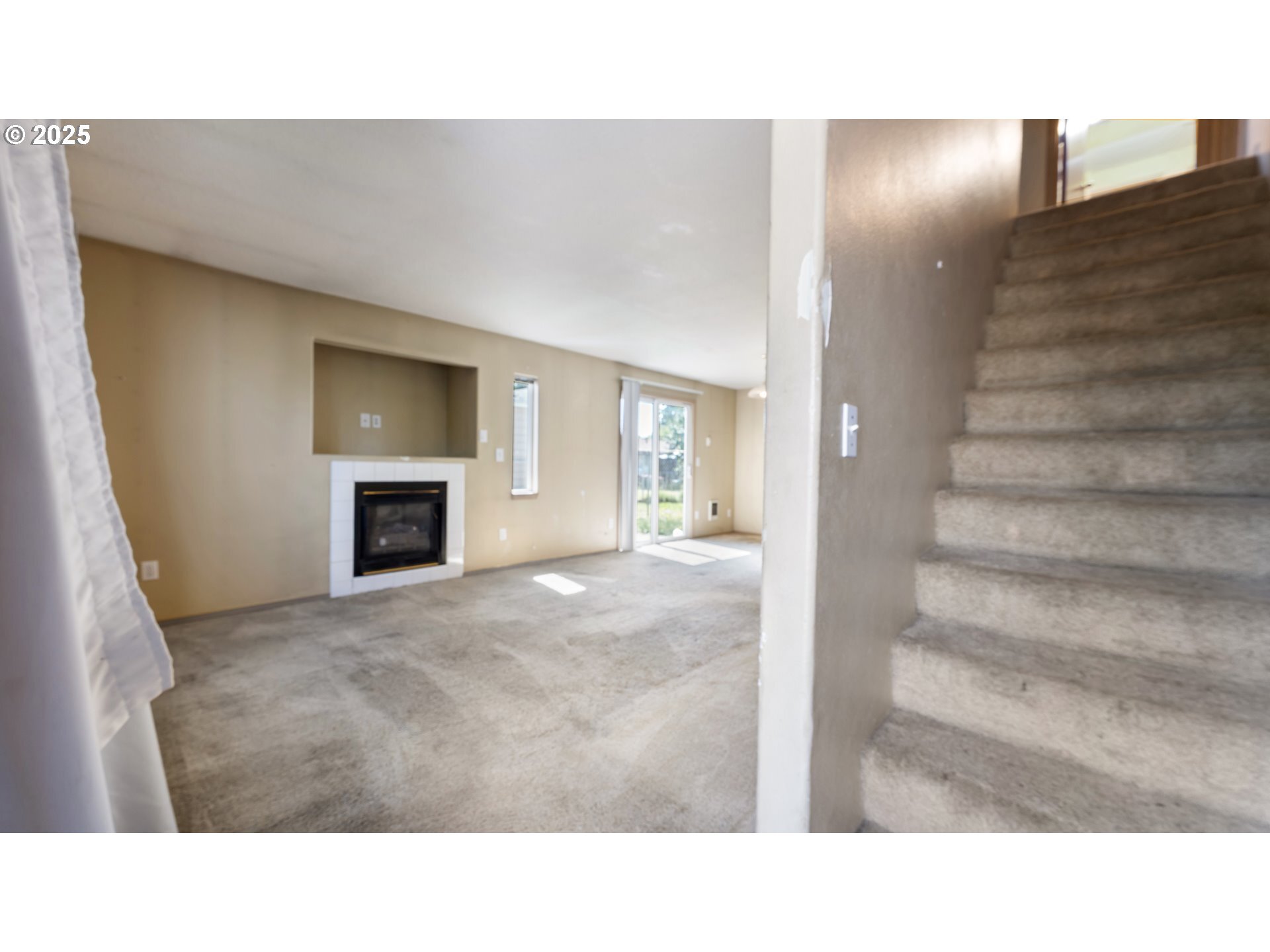 Property Photo: 7320 N Bank St OR 97203