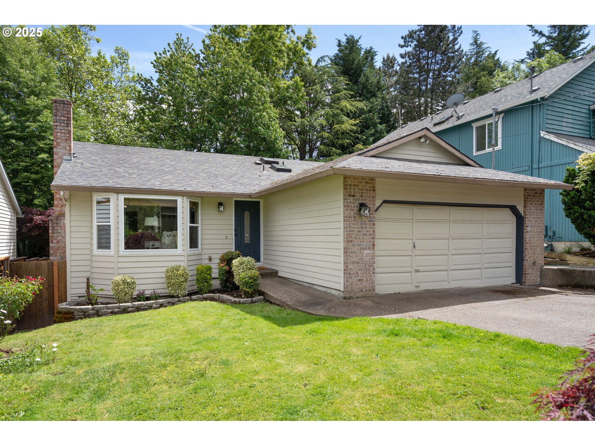 Property Photo: 8836 SW 51st Ave OR 97219