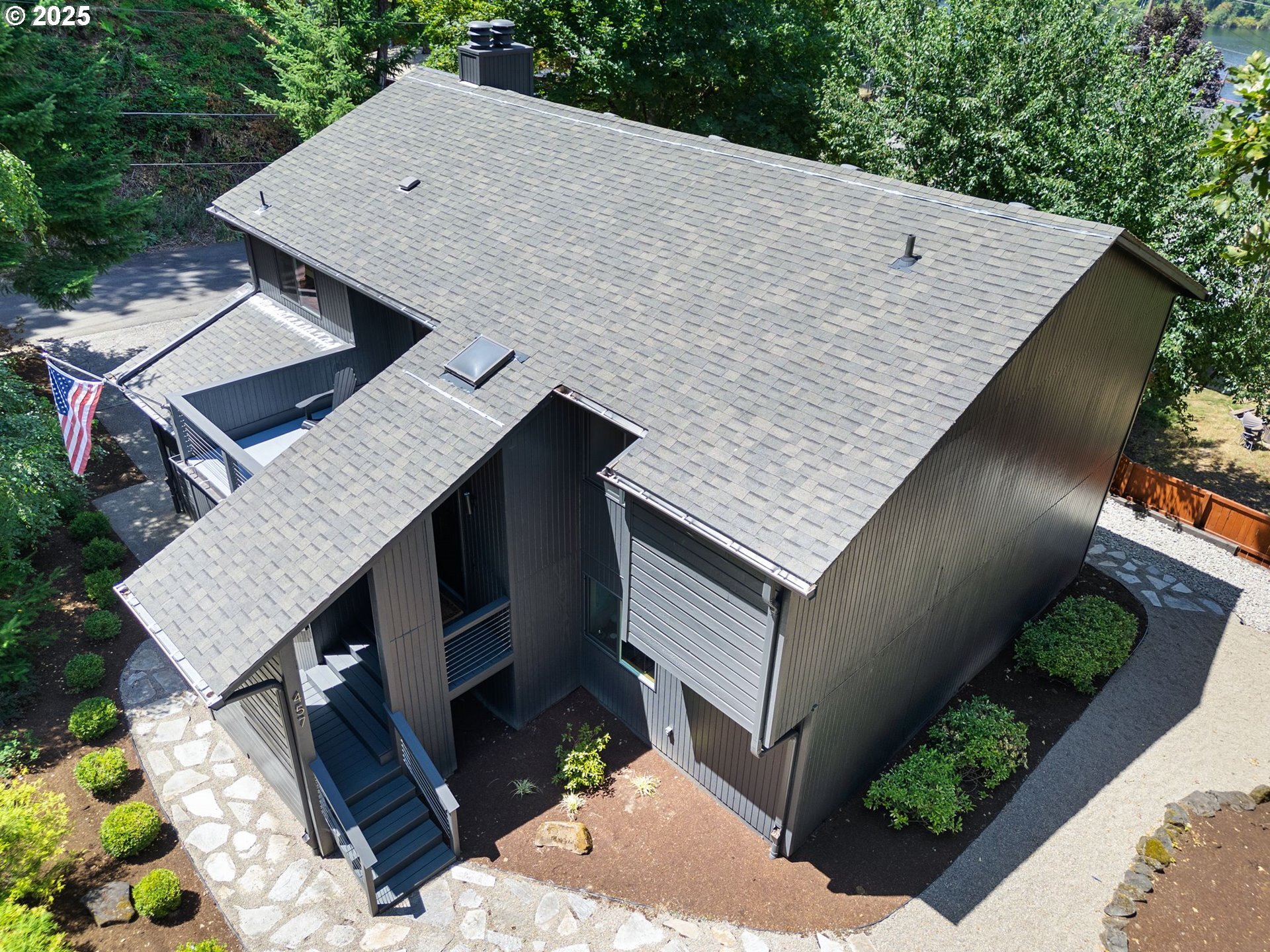 Property Photo: 457 S Center St OR 97045