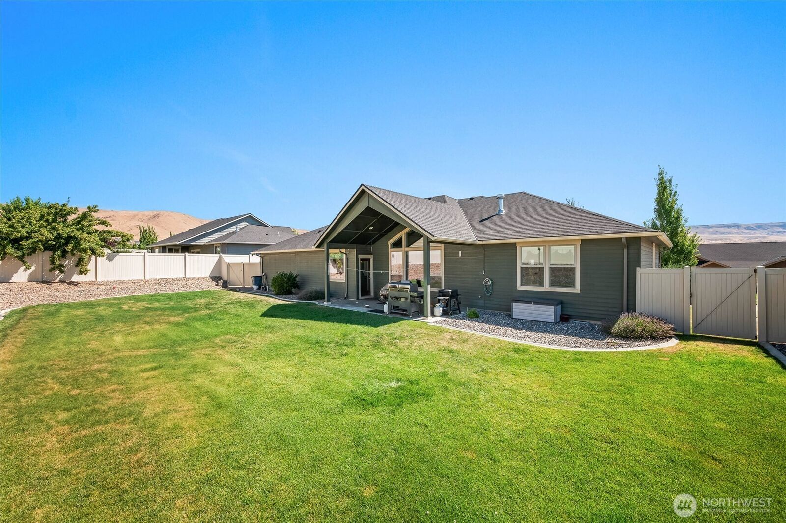 Property Photo:  3516  Dianna Way  WA 98801 