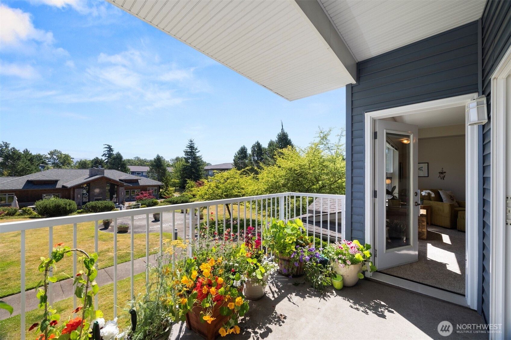 Property Photo: 516 Darby Drive 207 WA 98226