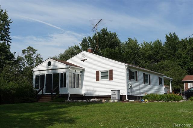 Property Photo: 1295 Hadley Road MI 48446