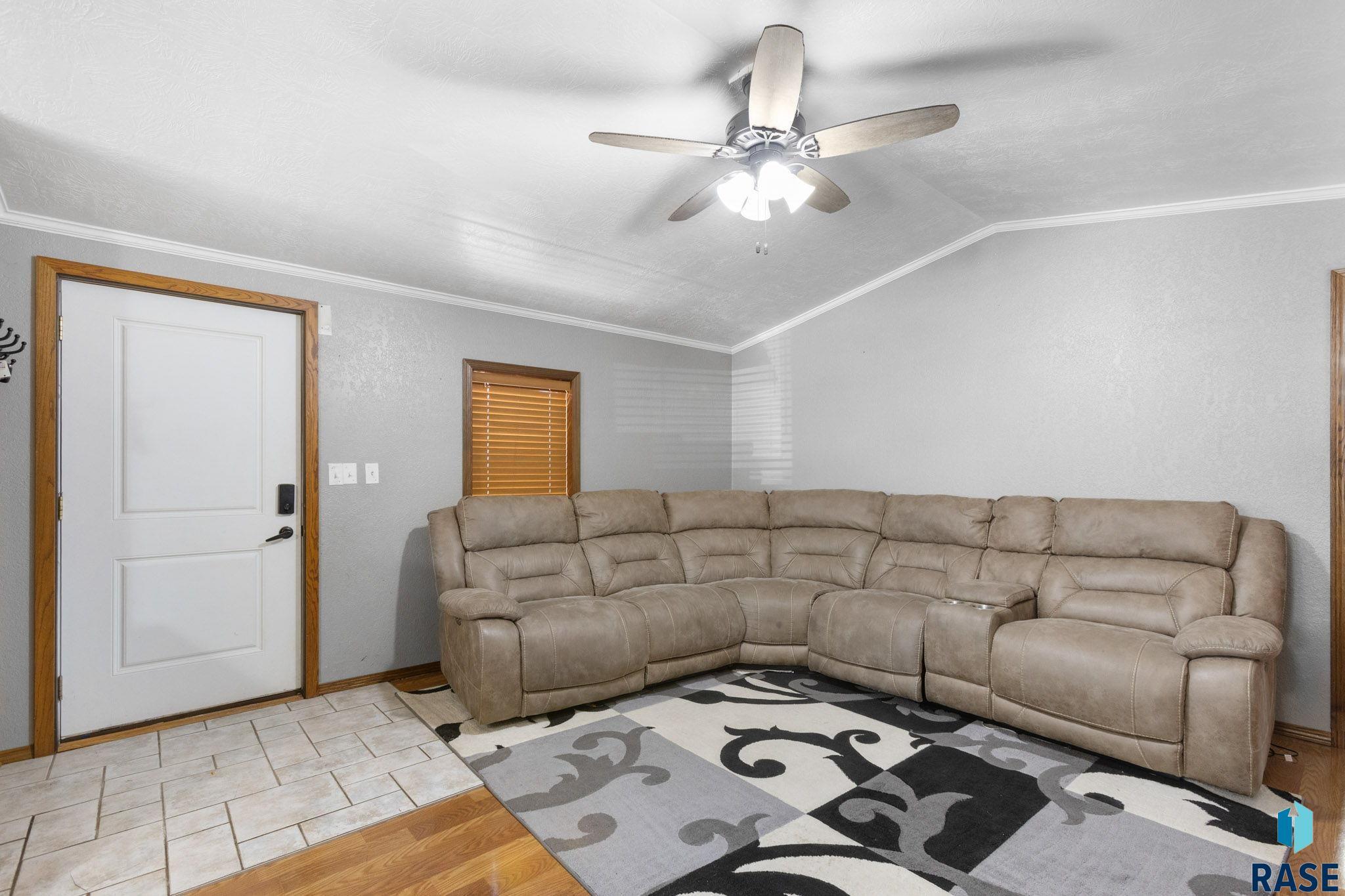 Property Photo: 1010 S Ruby Pl SD 57106