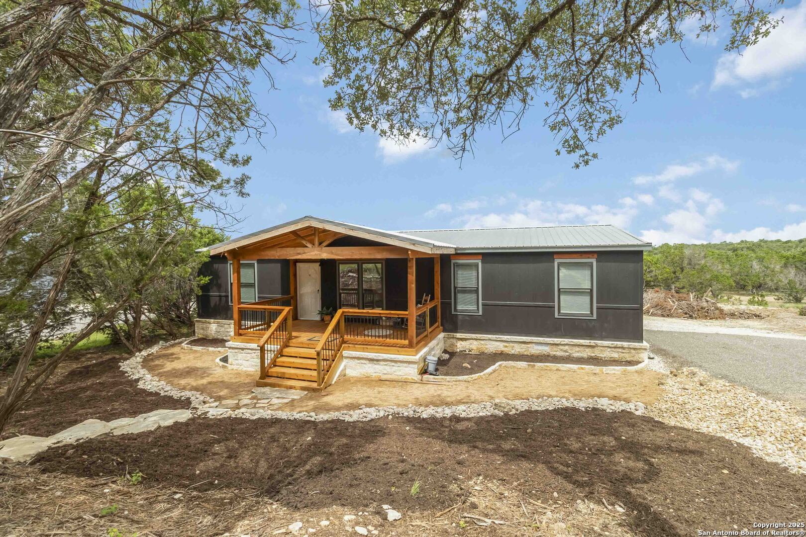Property Photo: 144 Deer Run TX 78133