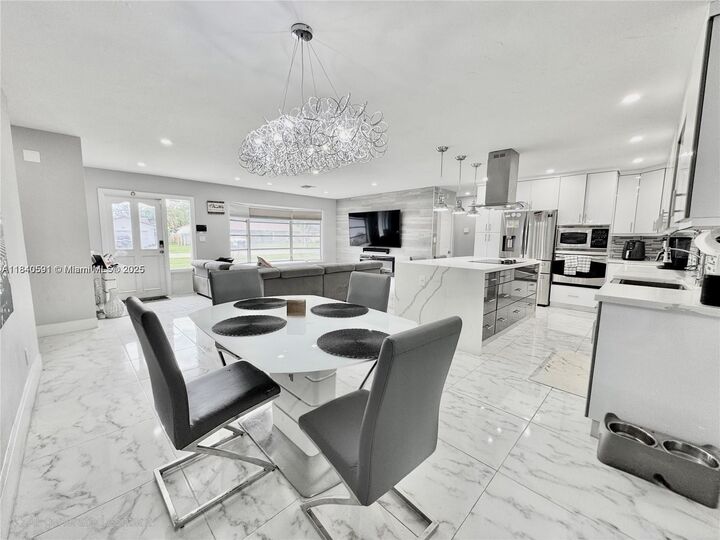 Property Photo: 161 NW 46th Ter FL 33317