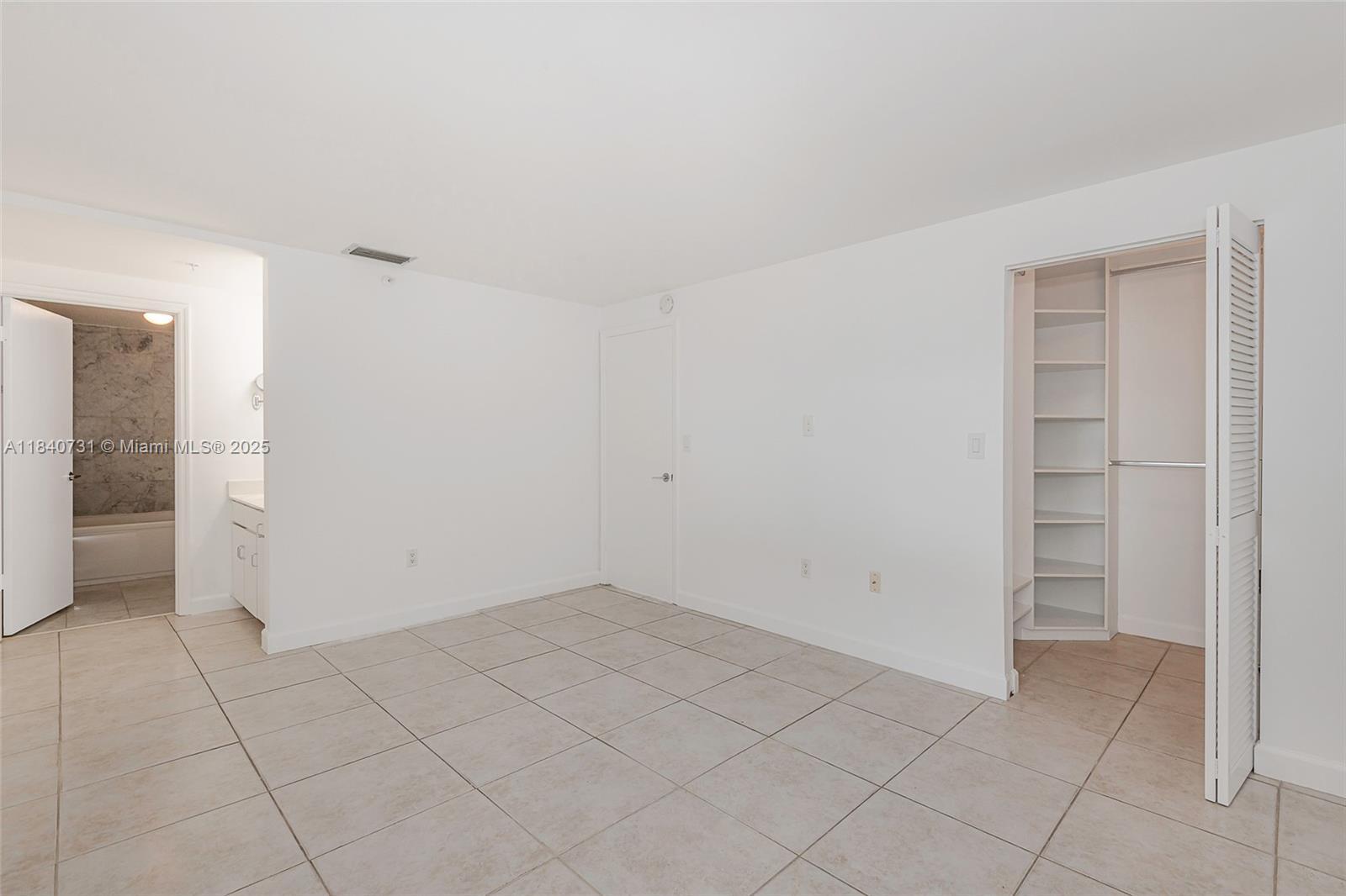 Property Photo: 50 Ocean Lane Dr 301 FL 33149
