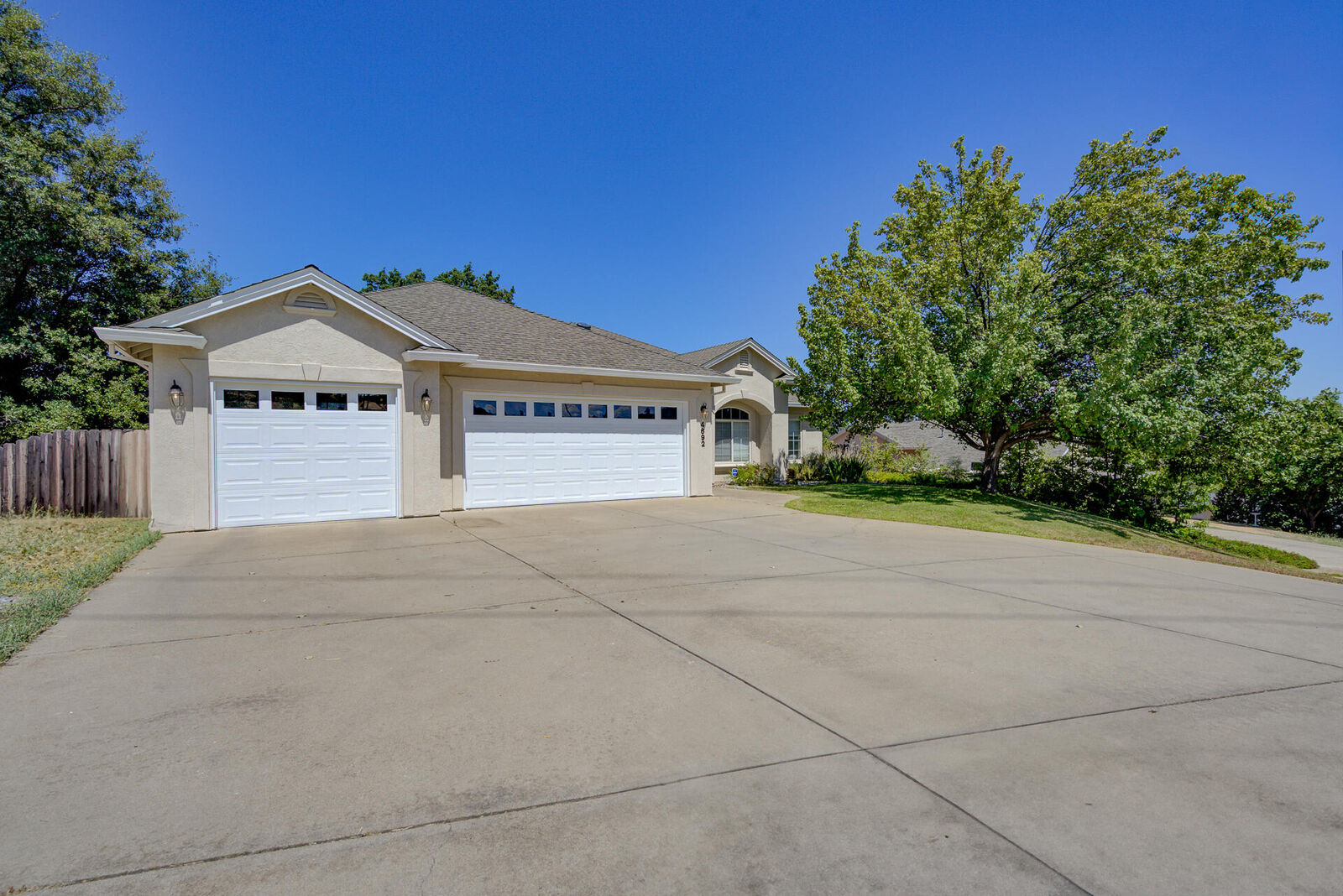 Property Photo: 4692 Corita Place CA 96001