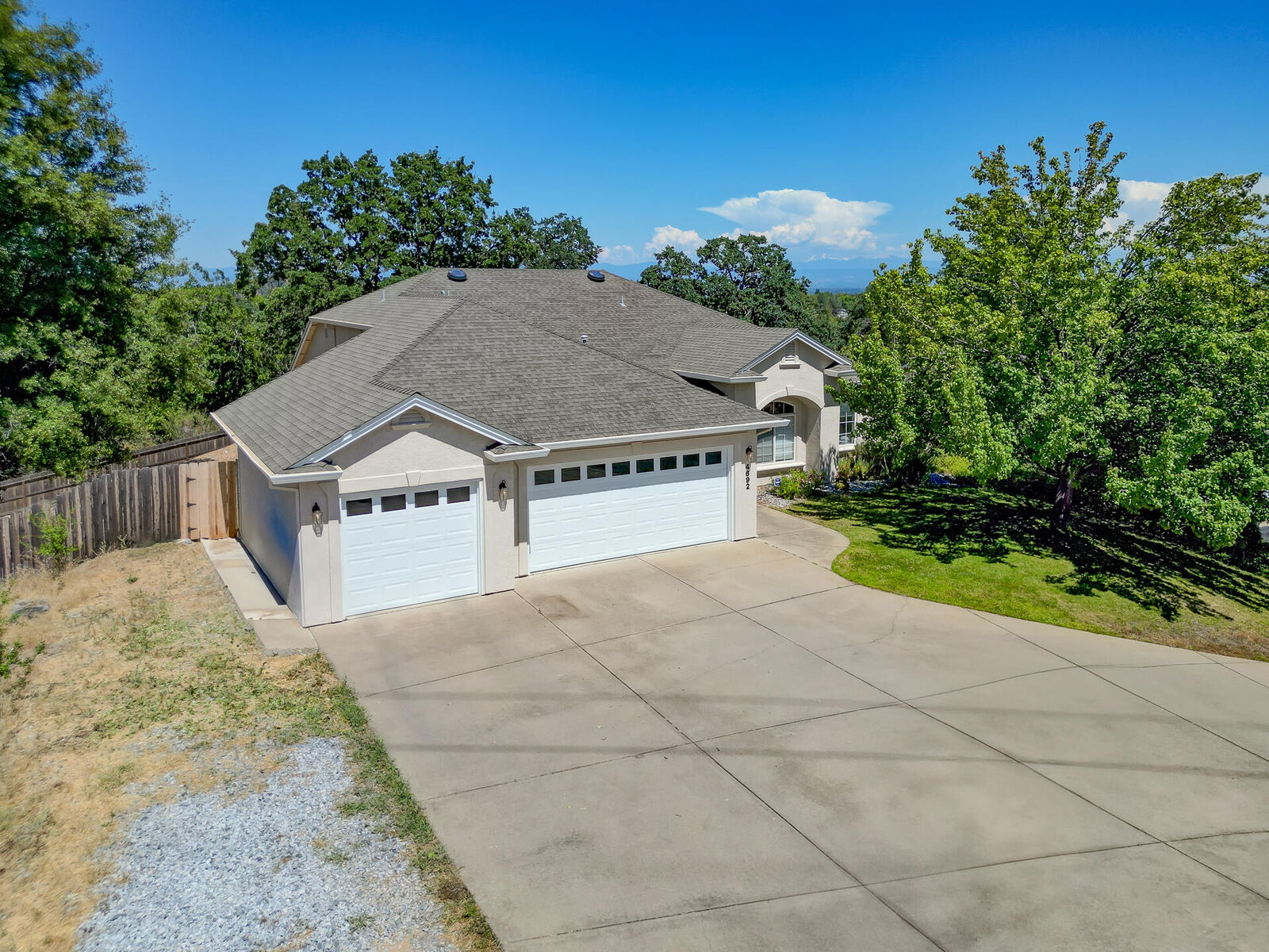 Property Photo: 4692 Corita Place CA 96001