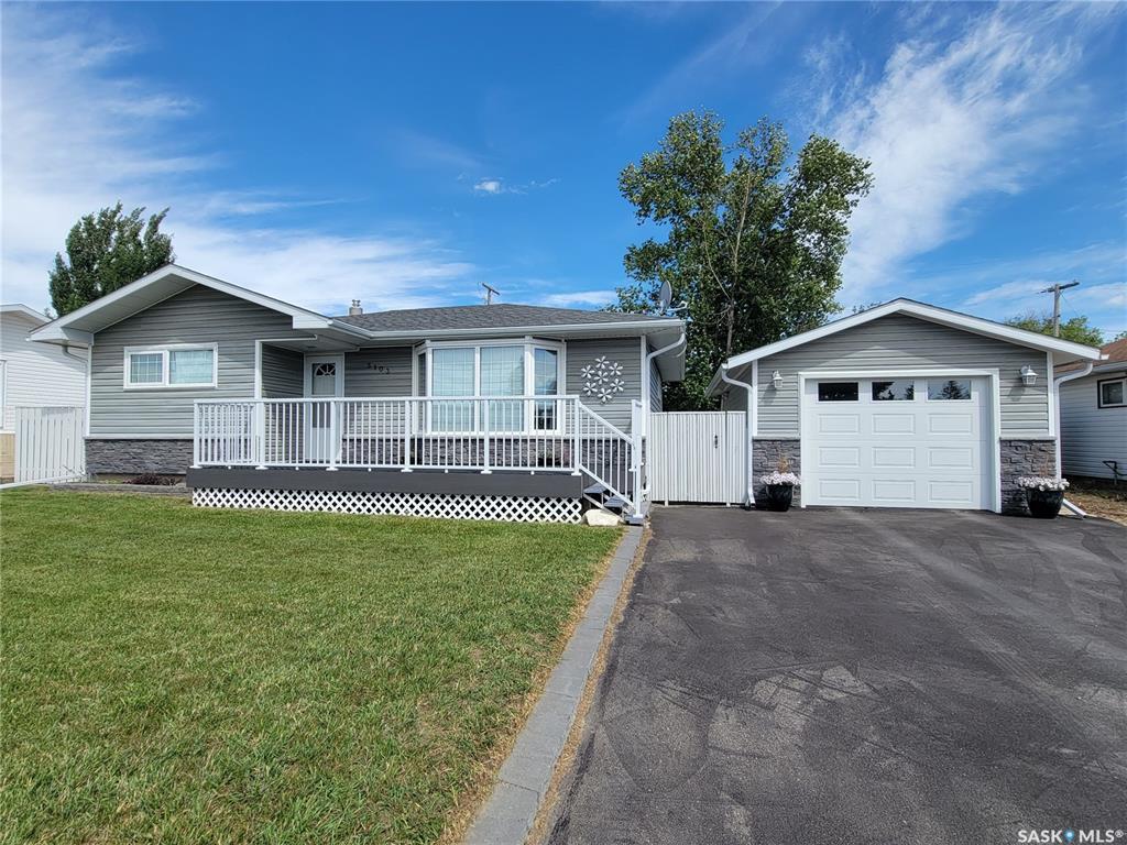 Property Photo: 5103 Leader Street SK S0L 2C0